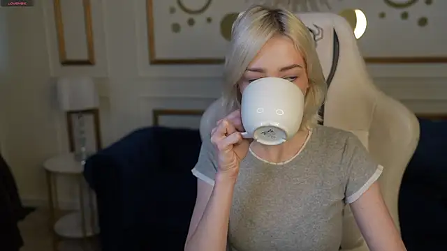 Snapshot of Jessica_start chatting on 28, 11, 2025 Jessica start online show from 28, 11, 2025