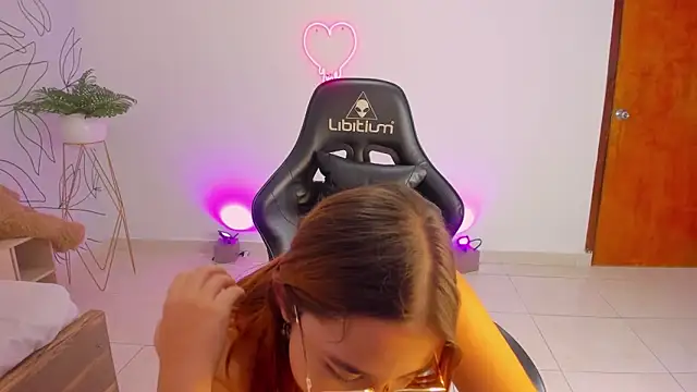 Snapshot of merida_06 chatting on 22, 11, 2025 merida 06 online show from 22, 11, 2025