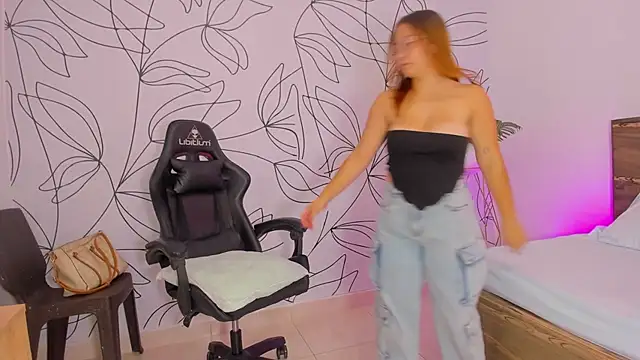 Snapshot of merida_06 chatting on 26, 11, 2025 merida 06 online show from 26, 11, 2025