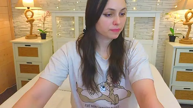 Soft Lilly online show from 6, 2, 2026