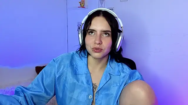 Emily Lindey online show from 15, 2, 2026