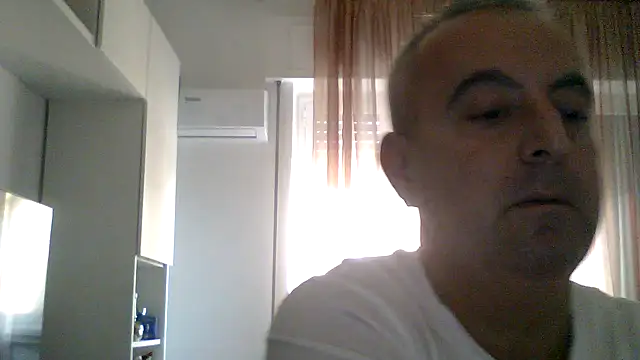 Snapshot of mirko1702 chatting on 22, 10, 2025 mirko1702 online show from 22, 10, 2025