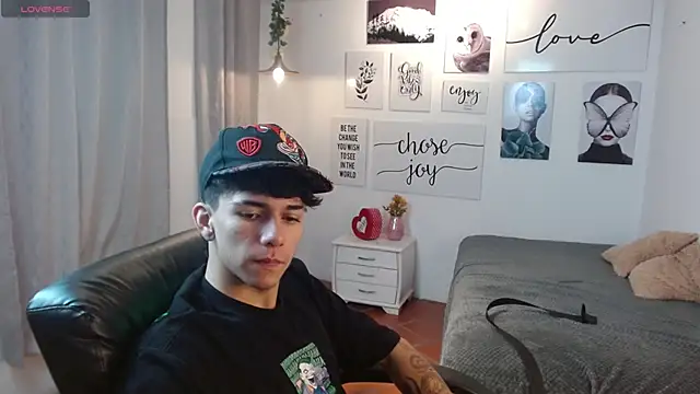 AmethystShadow17 online show from 11, 11, 2025