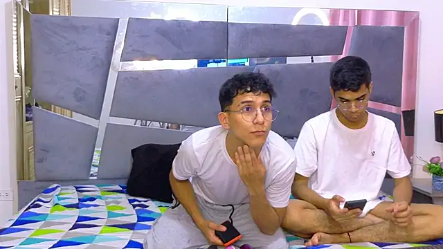 Desire4Duo online show from 11, 11, 2025