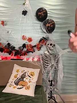 MiyaMeow- online show from 31, 10, 2025