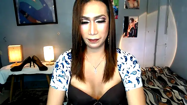 littleredbunny27 online show from 3, 6, 2026