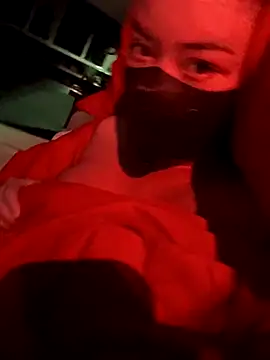 Snapshot of noe-00 chatting on 24, 10, 2025 noe-00 online show from 24, 10, 2025