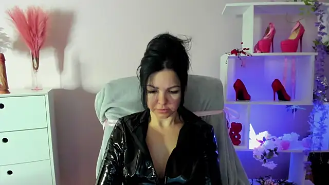 Mollybloom40 online show from 13, 4, 2026