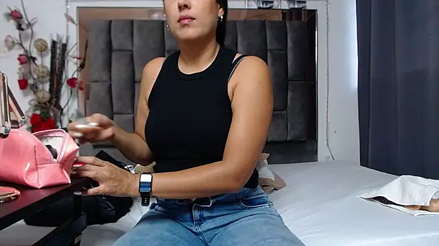 Salmma Milf online show from 26, 2, 2026