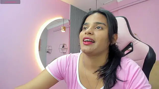 Snapshot of jazmin_lovee chatting on 21, 10, 2025 jazmin lovee online show from 21, 10, 2025