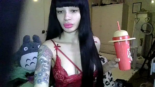 Snapshot of LucyMiax chatting on 1, 12, 2025 LucyMiax online show from 1, 12, 2025