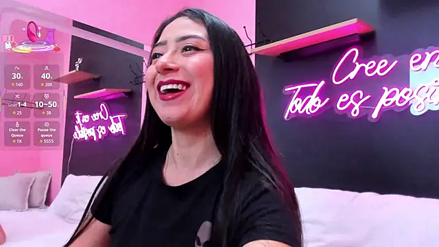 Snapshot of JuliethCruz_ chatting on 10, 1, 2026 JuliethCruz online show from 10, 1, 2026