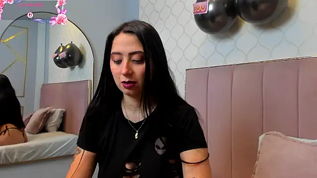 Snapshot of JuliethCruz_ chatting on 23, 2, 2026 JuliethCruz online show from 23, 2, 2026