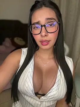 MiaSofia   online show from 12, 4, 2026