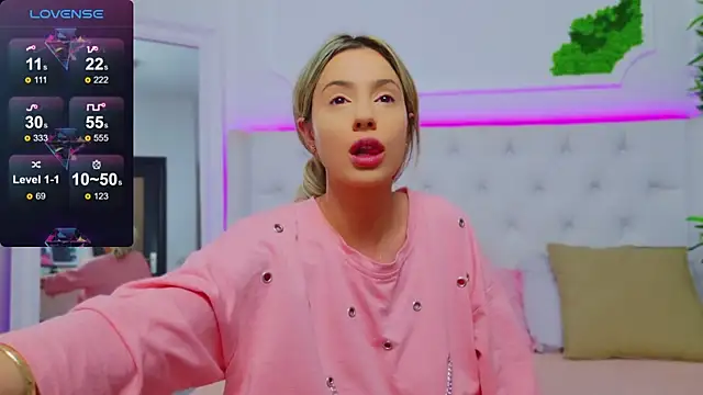 Snapshot of AriannaSins chatting on 13, 1, 2025 AriannaSins online show from 13, 1, 2025