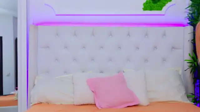 Snapshot of AriannaSins chatting on 22, 1, 2025 AriannaSins online show from 22, 1, 2025