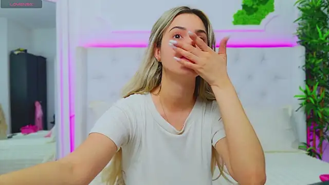 Snapshot of AriannaSins chatting on 29, 1, 2025 AriannaSins online show from 29, 1, 2025