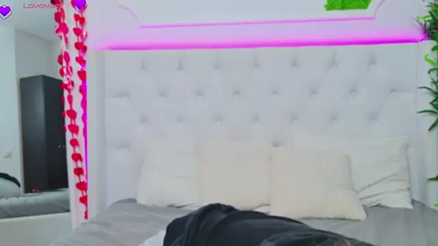 Snapshot of AriannaSins chatting on 17, 3, 2025 AriannaSins online show from 17, 3, 2025