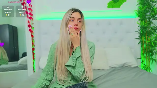 Snapshot of AriannaSins chatting on 18, 3, 2025 AriannaSins online show from 18, 3, 2025