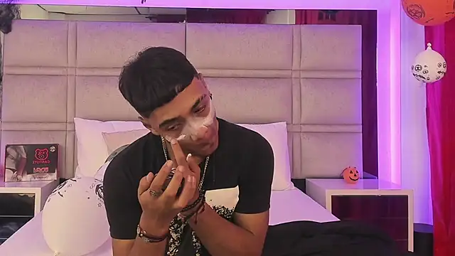 SweetAndSinful online show from 1, 11, 2025