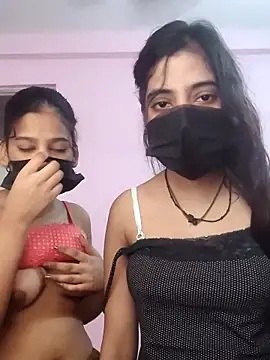 Hot-komaal online show from 28, 10, 2025