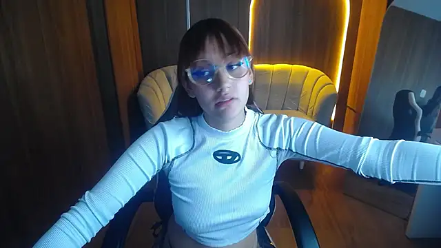 Scarlet 2b  online show from 23, 10, 2025