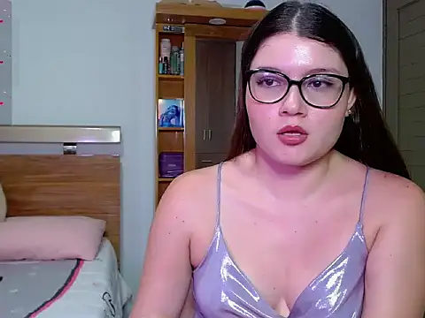 18 girl online show from 15, 10, 2025