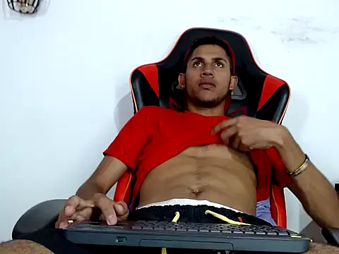sexy latin cum online show from 18, 10, 2025