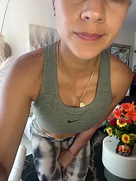 Snapshot of valentina_herrrera chatting on 29, 10, 2025 valentina herrrera online show from 29, 10, 2025