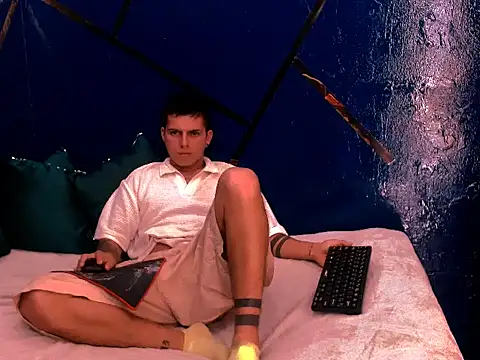 JOHS TYLER online show from 19, 10, 2025