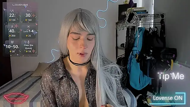 Snapshot of Lyric_Mirage chatting on 5, 11, 2025 Lyric Mirage online show from 5, 11, 2025