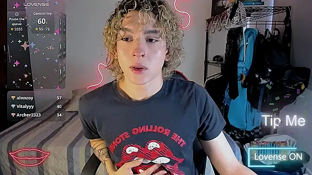 Snapshot of Lyric_Mirage chatting on 7, 11, 2025 Lyric Mirage online show from 7, 11, 2025