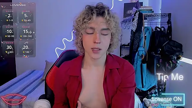 Snapshot of Lyric_Mirage chatting on 18, 11, 2025 Lyric Mirage online show from 18, 11, 2025