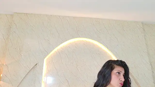 Snapshot of Antonella_Russo1 chatting on 17, 4, 2026 Antonella Russo1 online show from 17, 4, 2026