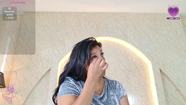 Snapshot of Antonella_Russo1 chatting on 8, 5, 2026 Antonella Russo1 online show from 8, 5, 2026