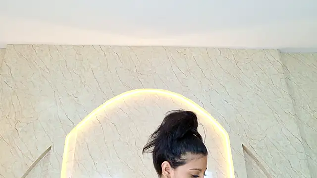 Snapshot of Antonella_Russo1 chatting on 25, 5, 2026 Antonella Russo1 online show from 25, 5, 2026