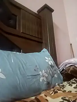 Bigtitsass81 online show from 29, 10, 2025