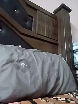 Bigtitsass81 online show from 17, 11, 2025