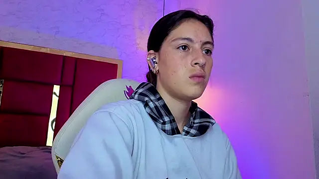 Snapshot of moon_winy chatting on 28, 5, 2026 moon winy online show from 28, 5, 2026