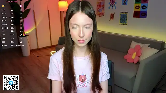 Yasmin Kass online show from 4, 4, 2026