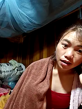 Snapshot of omai-ngot chatting on 23, 10, 2025 omai-ngot online show from 23, 10, 2025