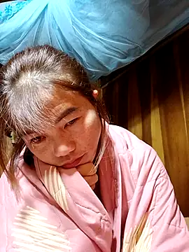 Snapshot of omai-ngot chatting on 2, 11, 2025 omai-ngot online show from 2, 11, 2025