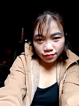 Snapshot of omai-ngot chatting on 4, 11, 2025 omai-ngot online show from 4, 11, 2025