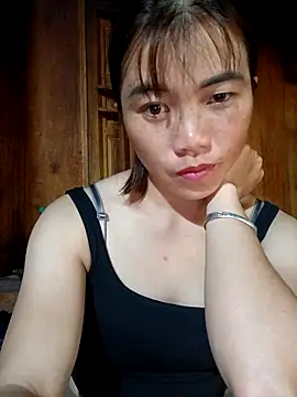 Snapshot of omai-ngot chatting on 10, 11, 2025 omai-ngot online show from 10, 11, 2025