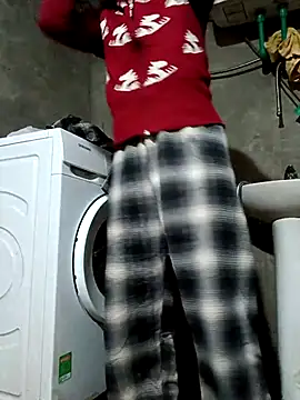 Snapshot of omai-ngot chatting on 14, 11, 2025 omai-ngot online show from 14, 11, 2025