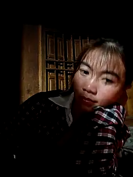 Snapshot of omai-ngot chatting on 15, 11, 2025 omai-ngot online show from 15, 11, 2025