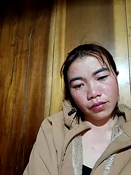 Snapshot of omai-ngot chatting on 18, 11, 2025 omai-ngot online show from 18, 11, 2025