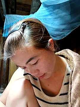 Snapshot of omai-ngot chatting on 2, 12, 2025 omai-ngot online show from 2, 12, 2025