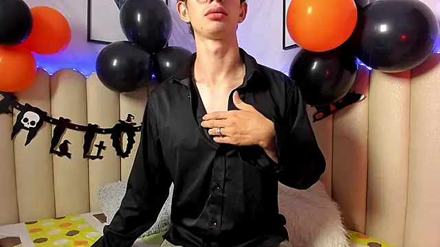 Sasha Blazes online show from 19, 10, 2025