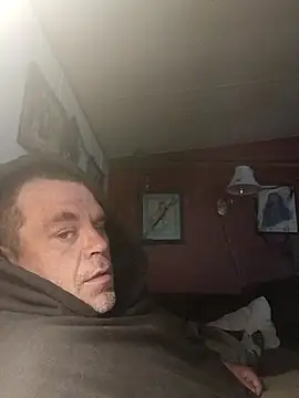 Snapshot of waynefitz chatting on 18, 10, 2025 waynefitz online show from 18, 10, 2025